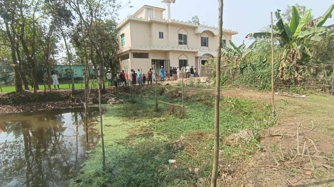 চকরিয়ায় মসজিদের জন্য জমি বিক্রির নামে প্রতারণা,মুসল্লি ও এলাকাবাসীর ক্ষোভ
