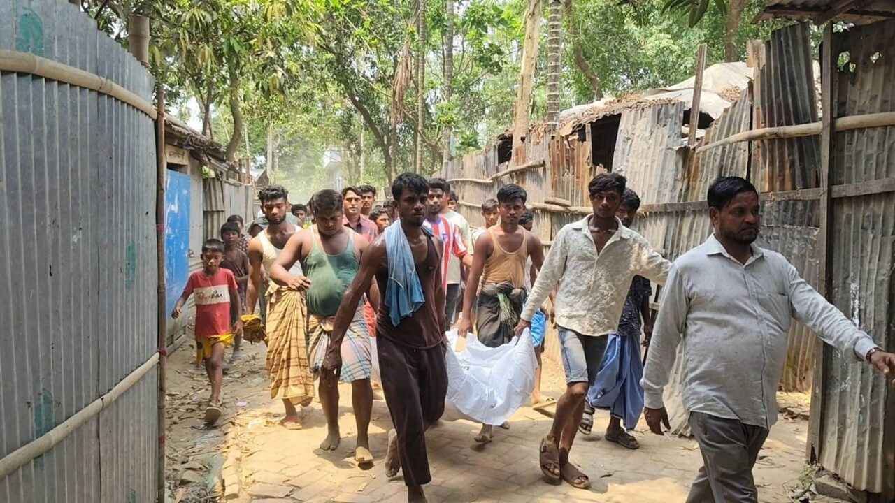 চকরিয়ায় বেড়িবাঁধে যুবকের মরদেহ,এলাকায় চাঞ্চল্য