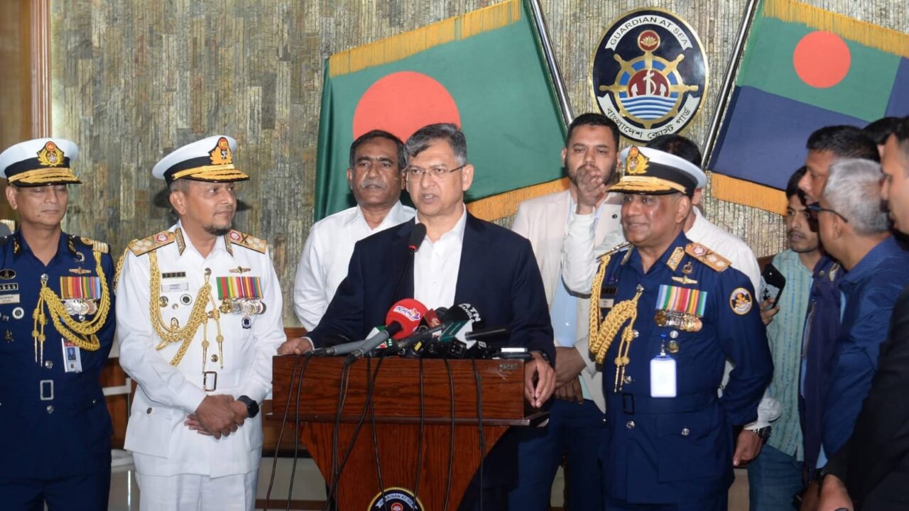 কোস্ট গার্ডকে আধুনিক ও যুগোপযোগী বাহিনী হিসেবে গড়ে তুলতে সরকার বদ্ধপরিকর: স্বরাষ্ট্রমন্ত্রী