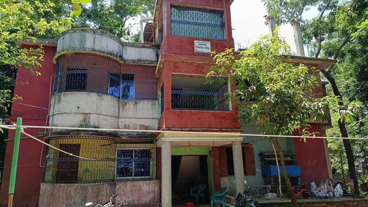 চকরিয়ায় গভীর রাতে দুর্ধর্ষ ডাকাতি,নগদ অর্থ ও স্বর্ণালঙ্কার লুট