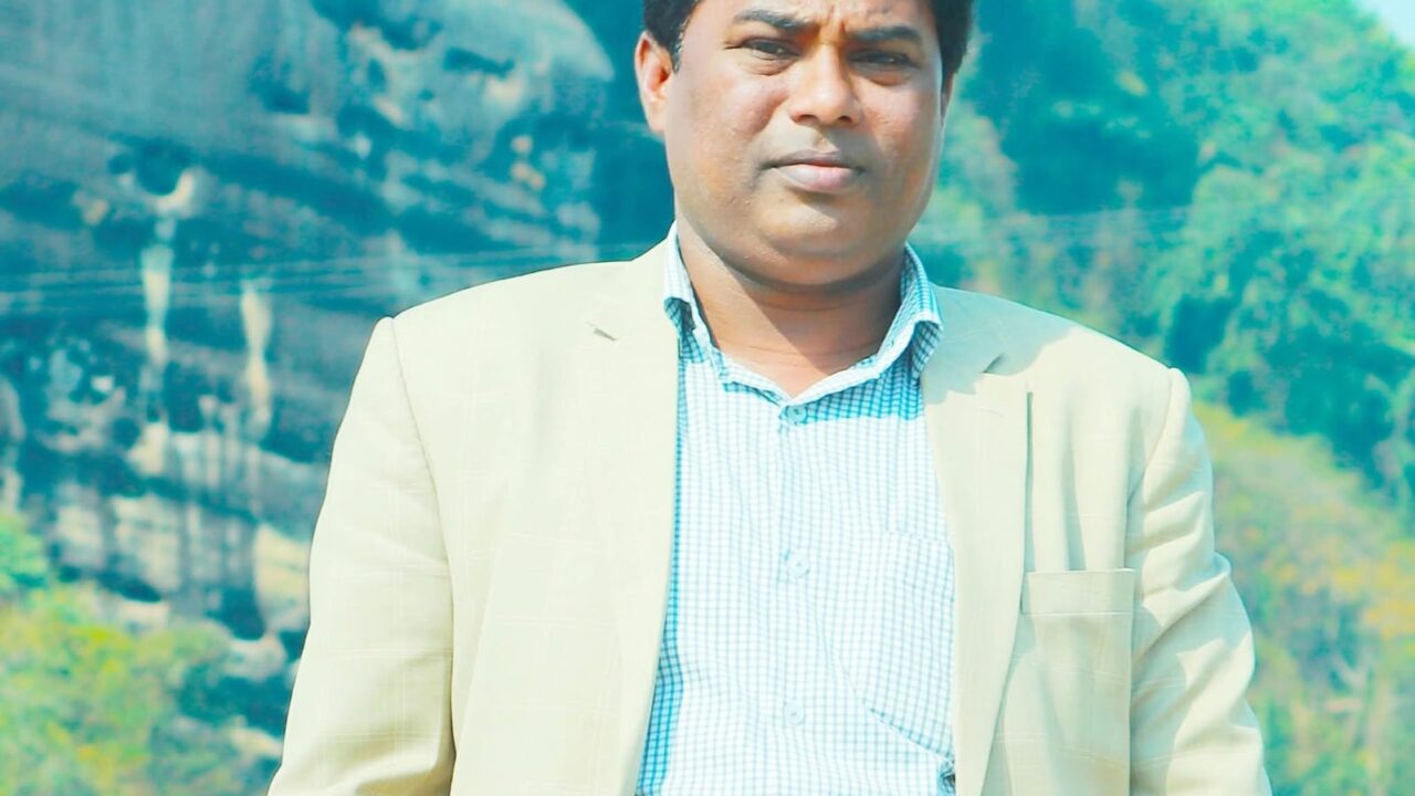জেলা পর্যায়ে শ্রেষ্ঠ প্রধান শিক্ষক নির্বাচিত হলেন মোহাম্মদ মহসীন