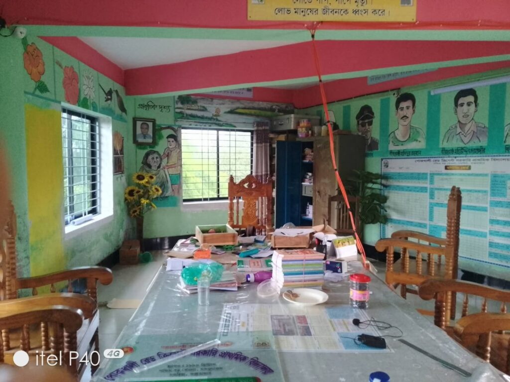 শহীদ ওয়াসিমের সমাধিতে উপজেলা প্রশাসনের শ্রদ্ধা নিবেদন